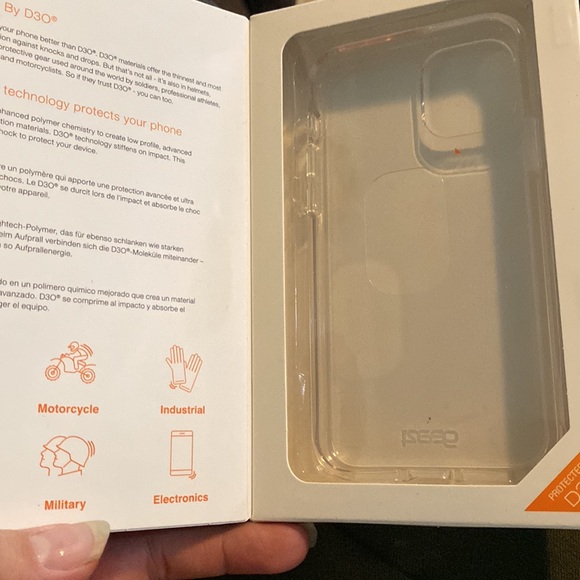 Gear4 iPhone 5.8" iPhone  Clear Crystal Palace - Picture 2 of 3